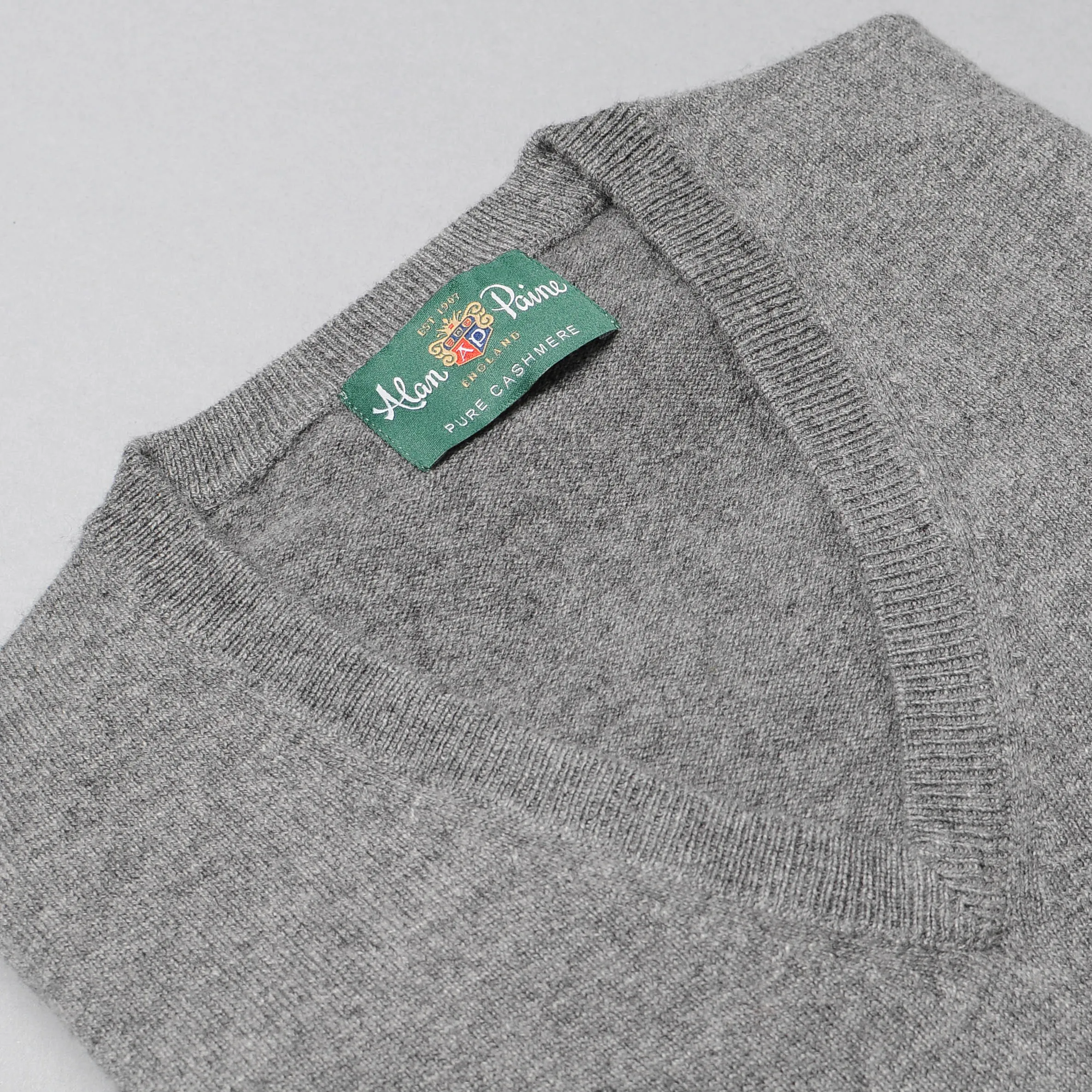 Alan Paine Cashmere V-Neck Sweater - Derby