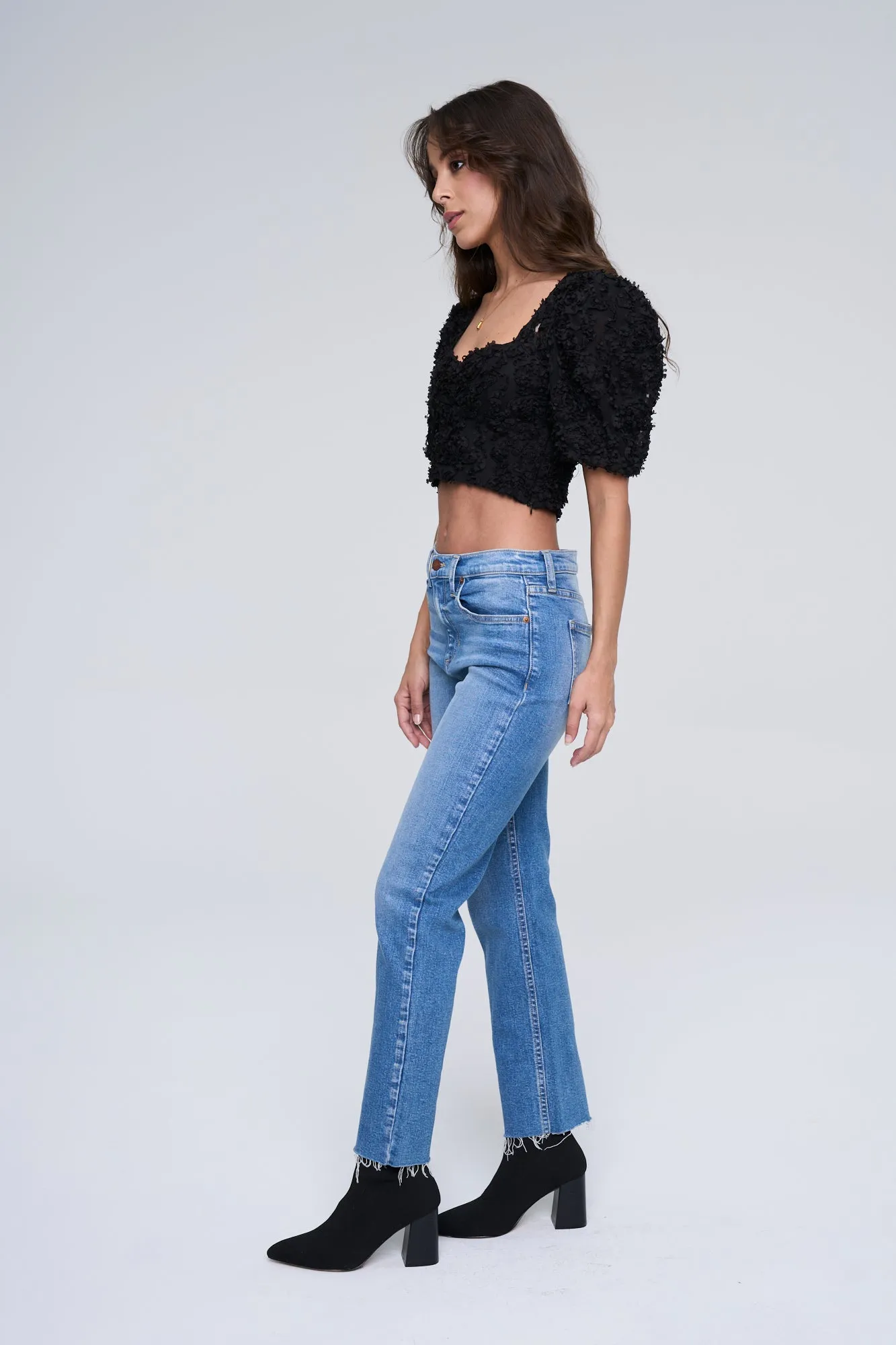 HIGH RISE COMFORT STRETCH SLIM STRAIGHT IN MEDIUM BLUE / SP-P11851