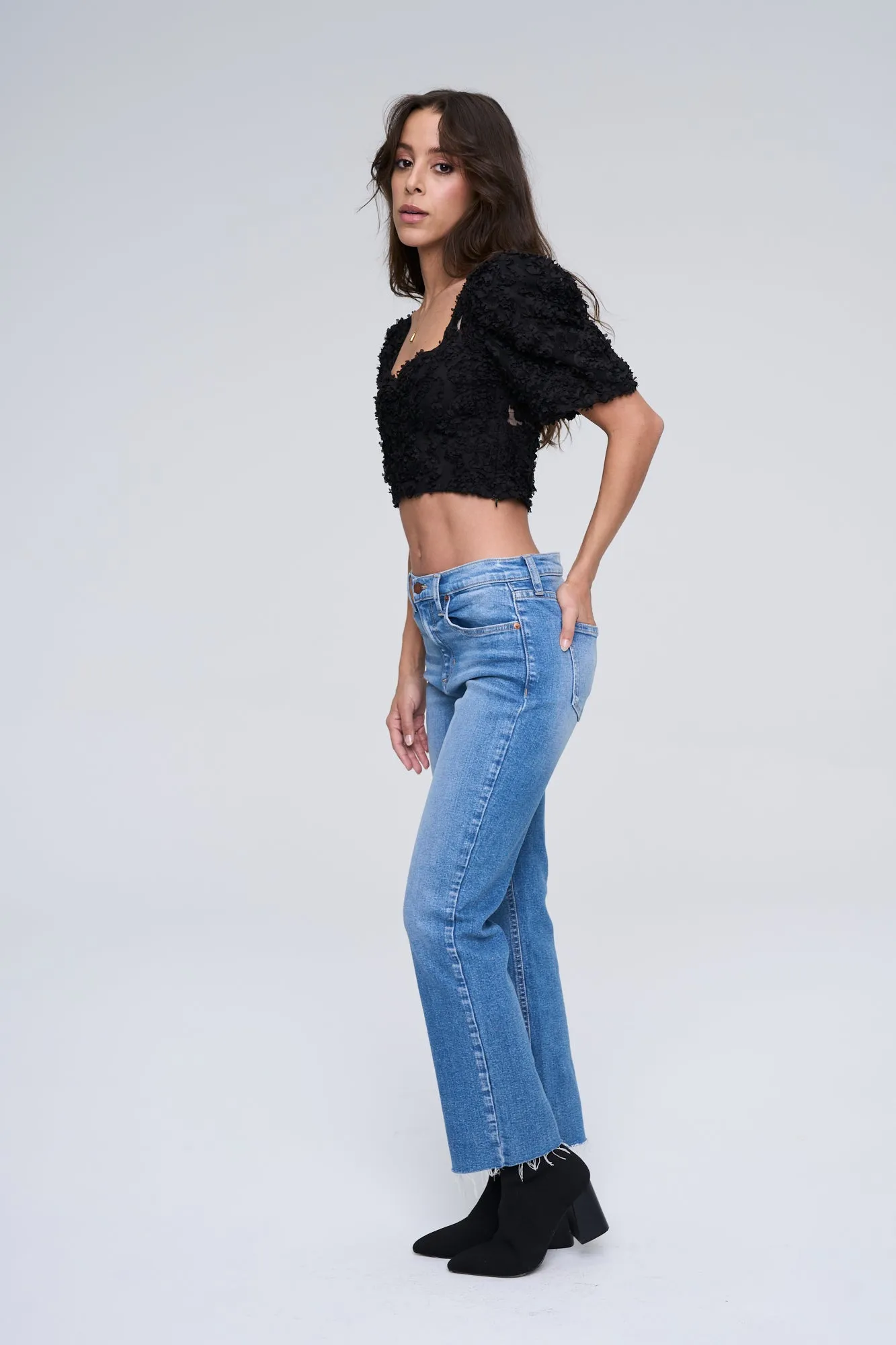 HIGH RISE COMFORT STRETCH SLIM STRAIGHT IN MEDIUM BLUE / SP-P11851